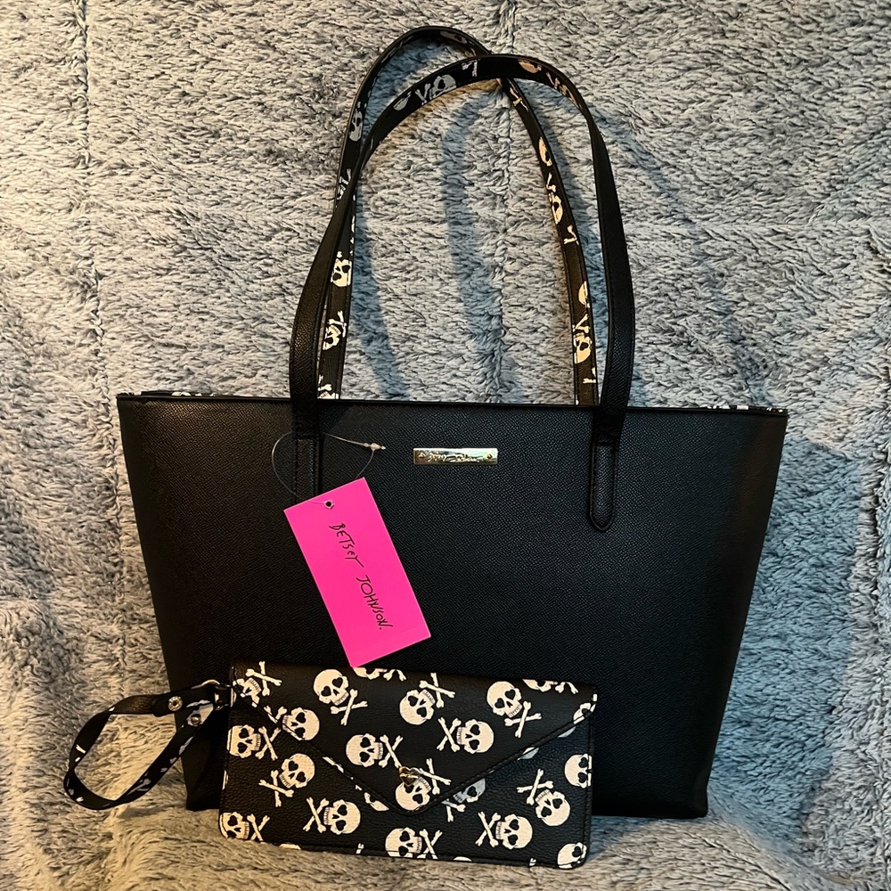 Betsey Johnson skull tote
